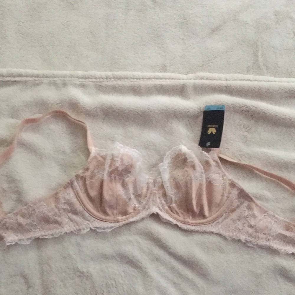 NWT Wacoal nude color lace bra